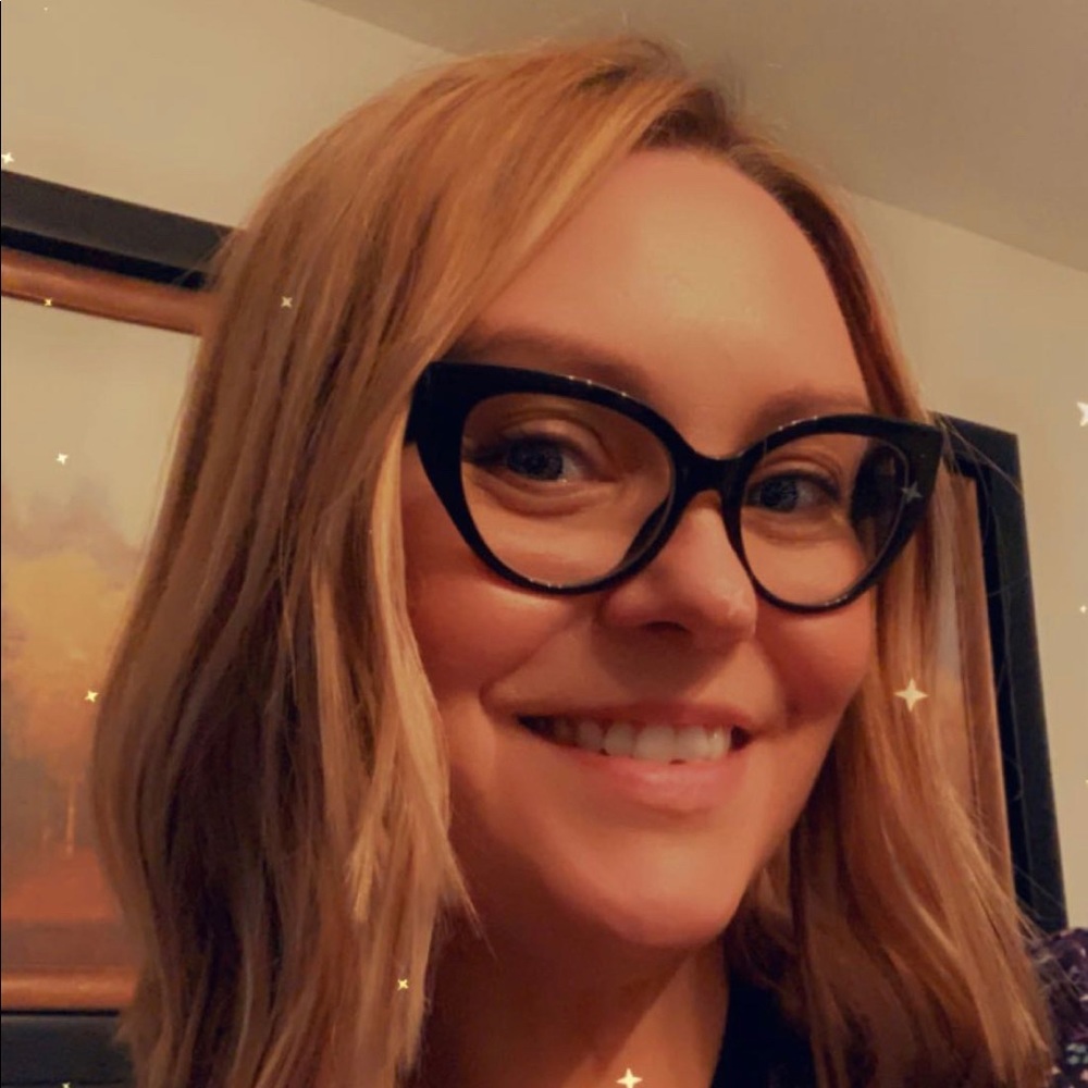 Meet your Posher, Elisa